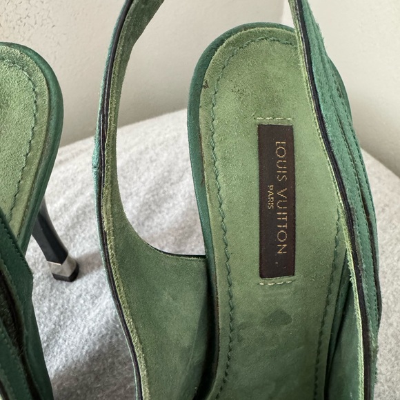 Louis Vuitton Green Satin Slingback Pumps with Black Lace - Picture 8 of 12